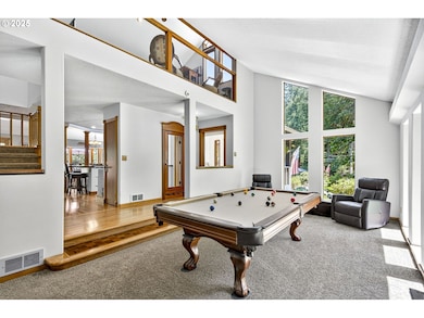 Living Room/Entrance