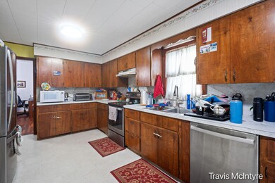 415 S Franklin St, Greenville, MI 48838 - photo 5