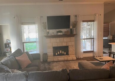 2005 Lindentree Dr, Weatherford, TX 76086 - photo 3