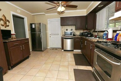 Full View Of Easy To Move Around  And About Kitche