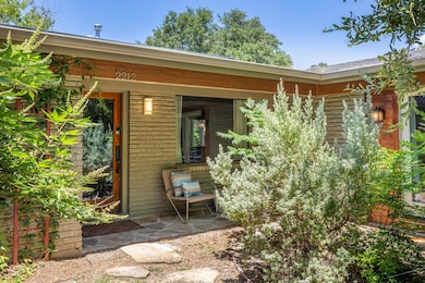 2212 E Side Dr, Austin, TX 78704 - photo 3
