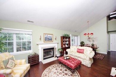 912 Foxboro Dr, Norwalk, CT 06851 - photo 4