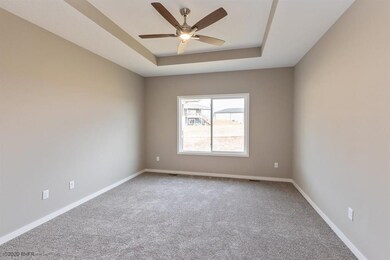 9725 Marnewood Dr, Johnston, IA 50131 - photo 6