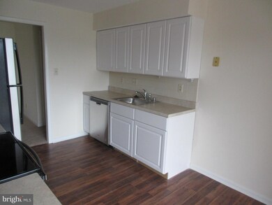 318 Chapel Ct, Walkersville, MD 21793 - photo 4