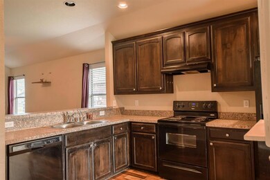 223 Candlewood Cir, Gainesville, TX 76240 - photo 5