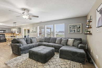 2277 S Briarwood Dr, New Palestine, IN 46163 - photo 6