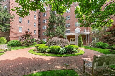 77-15 113 St unit 6L, Forest Hills, NY 11375 - photo 2