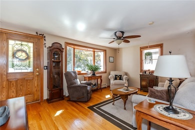 12 Wadsworth Ave, Smithfield, RI 02917 - photo 5