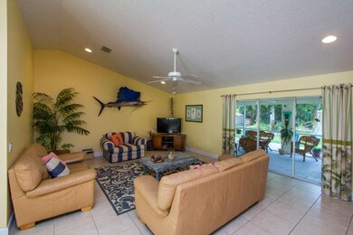 006_Living Room