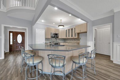 Large island great for entertaining