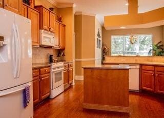 Macgregor rental kitchen fridge