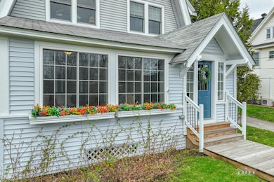26 Maple St LP-22
