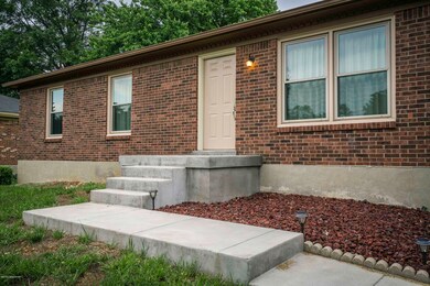 8414 Roseborough Rd, Louisville, KY 40228 - photo 3