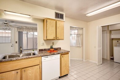 11001 W Thunderbird Blvd unit 83, Sun City, AZ 85351 - photo 5