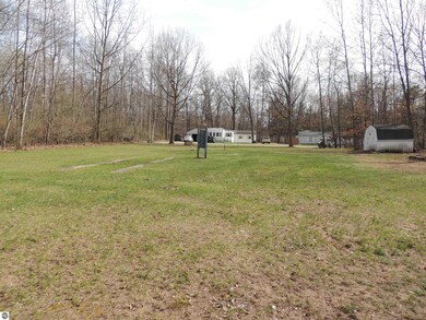 1018 & 1020 Cordoba Ln, Lake Isabella, MI 48893 - photo 5