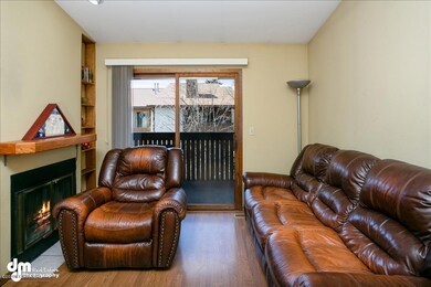 Living RoomLiving Area_1064