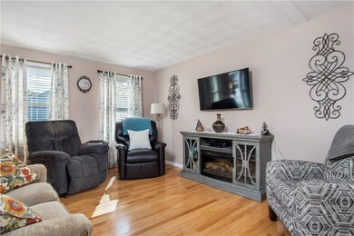 41 Birch St, Warwick, RI 02888 - photo 3