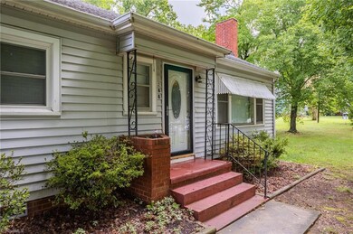 288 W Salisbury St, Denton, NC 27239 - photo 5