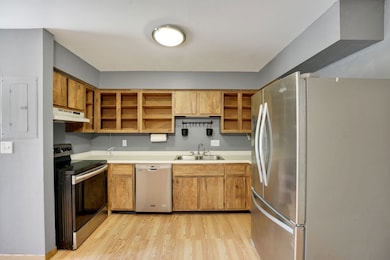 N114W16680 Crown Dr unit 5, Germantown, WI 53022 - photo 7