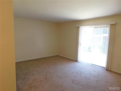 6910 Colonial Woods Dr unit 97, Saint Louis, MO 63129 - photo 2