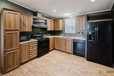 204 W Texas St, Cuero, TX 77954 - photo 6