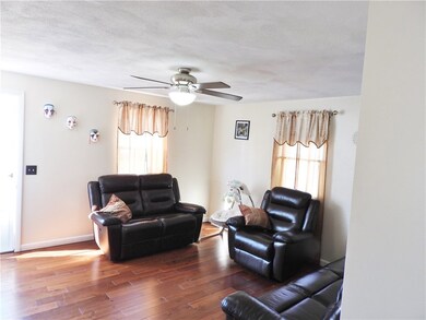 27 City View Pkwy, Johnston, RI 02919 - photo 4