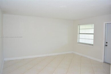 705 NE 2nd St unit 4, Hallandale Beach, FL 33009 - photo 5