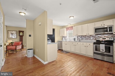 613 E E St, Brunswick, MD 21716 - photo 6