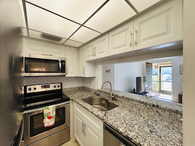 7106 Golf Colony Ct unit 1040, Lake Worth, FL 33467 - photo 5