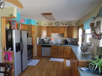 Plenty of Cabinets