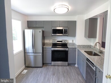 7649 Wolford Way, Lorton, VA 22079 - photo 2