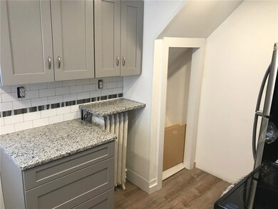 27 Mount Vernon St, Newport, RI 02840 - photo 3