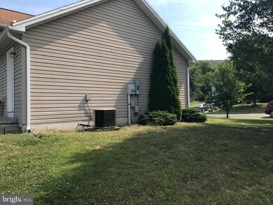 3833 Mountain Shadow Cir, Fayetteville, PA 17222 - photo 5