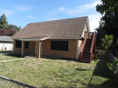 2735 Russell St, Redding, CA 96001 - photo 2