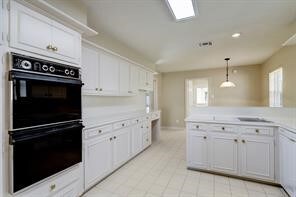 10319 Green Tree Rd, Houston, TX 77042 - photo 6