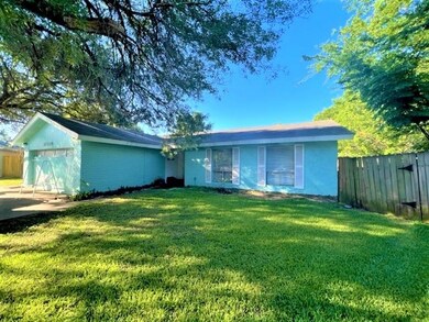 17150 Barcelona Dr, Friendswood, TX 77546 - photo 2