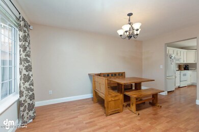 Dining Room_MAX-68898-SMALL