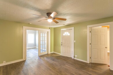 516 Colerain St HD -16