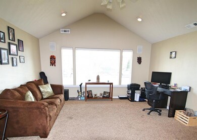 717 Mountain Ave, Central Point, OR 97502 - photo 5