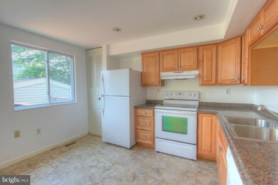 8321 Mary Lee Ln, Laurel, MD 20723 - photo 7