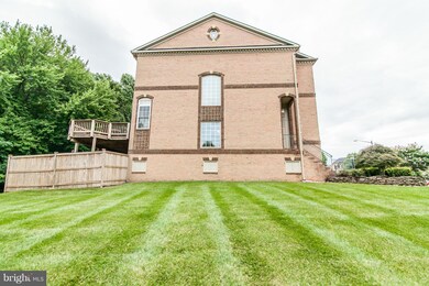 12404 Meadow Field Dr, Fairfax, VA 22033 - photo 3