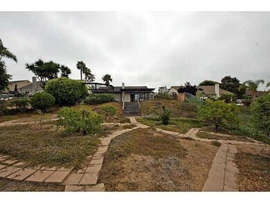 7215 Mimosa Dr, Carlsbad, CA 92011 - photo 4