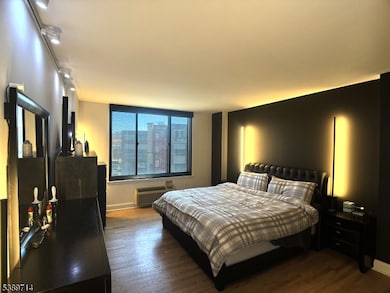 Observer Plaza, Hoboken, NJ 07030 - photo 6