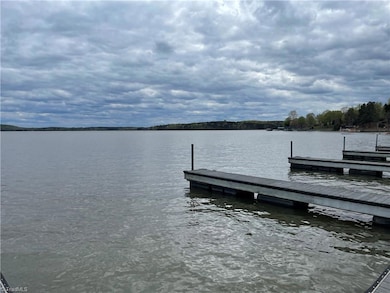 144 Heron Bay Dr unit 5, New London, NC 28127 - photo 2