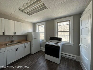 131 Susquehanna Ave, Olyphant, PA 18447 - photo 3