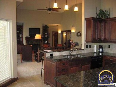 4614 SW Cambridge Ave, Topeka, KS 66610 - photo 4