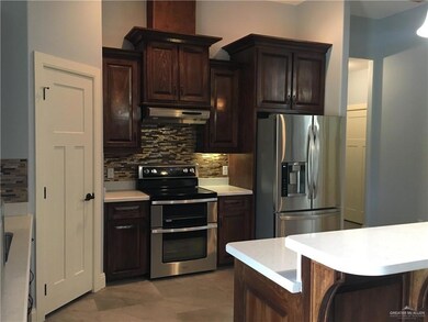 2426 Flipper Dr, Edinburg, TX 78541 - photo 7