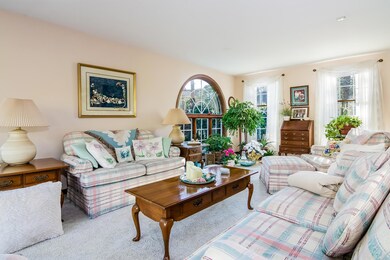 005-photo-living-room-6709718