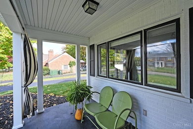 8040 Sagamore Dr, Cincinnati, OH 45236 - photo 5