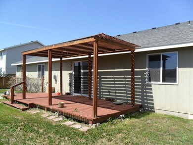 210 St Helens Ave, Moxee, WA 98936 - photo 6